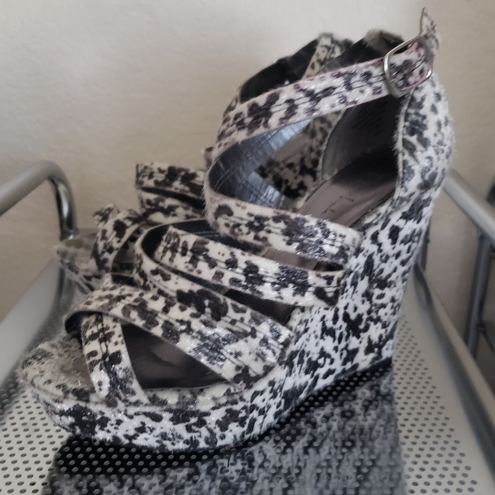 N by Nicole Miller Animal print wedge